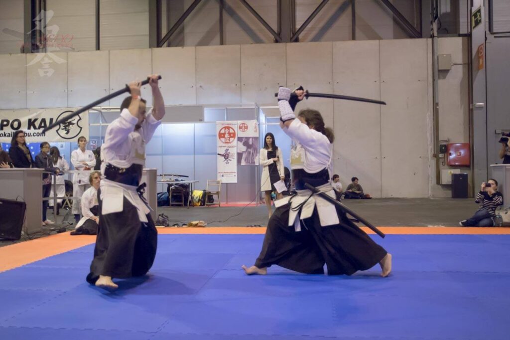 Practicante de Kenjutsu con katana en Madrid

