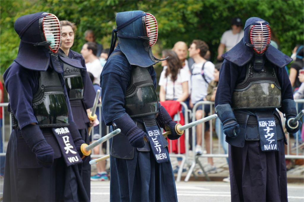  Practicante de kendo demostrando la evolución del kenjutsu