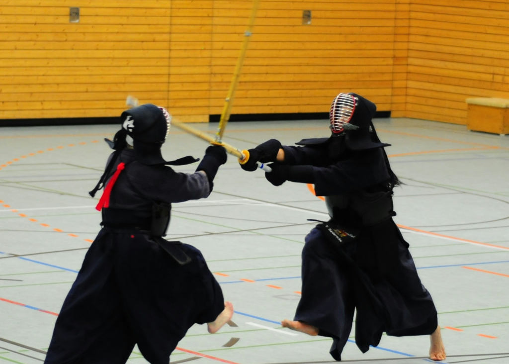  Practicante de kendo demostrando la evolución del kenjutsu